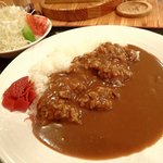 お食事処 りんどう - カレーライス(サラダ付き)；中辛の“外さない”お味 @2015/04/30