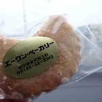 A-One Bakery - 2014年8月　100円のロシア。このステッカーがいいんですよね(^^)