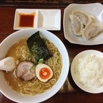 Menya Miyabi - ラーメン並＋水餃子＋ライス