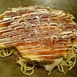 神戸 - お好み焼きを乗せて合体！モダン焼きの完成！