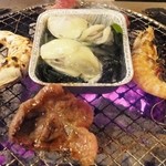 Shichirin Yakiniku Anan Kashimada Ten - 有頭エビ塩焼き、国産カキの磯バター焼き、そして安安カルビ。