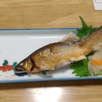 まる乕本店 - 天然鮎の塩焼き（２匹中の１匹）