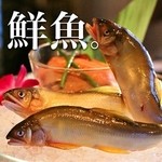 Sosaku Teppan Ryori Yatto no Kaika - 鮮魚は築地直送！　生でも焼きでもお任せ下さい。