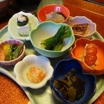 はるみや旅館 - ８品の前菜たち！