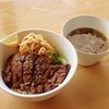 ストライプ ヌードルズ - 料理写真:ステーキ丼