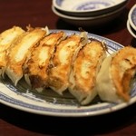 葉牡丹 - 料理写真:餃子　400円ですよ！