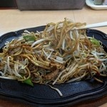 Sofuren Iizuka Ten - カリカリ焦げた焼きそばを頂きます。