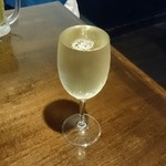 洋風酒場　コムソワ - 本日のがぶ飲み白ワイン