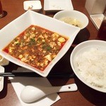 同源楼 - 麻婆豆腐830円税込。安い！