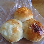 Kongari Pan Kobo - 三色チーズ　116円？