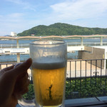 阿波幸 - 海を見ながらのビール