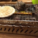 Isomaru Suisan Nanba Midosuji Ten - 貝焼き盛り合わせ（帆立、さざえ、蛤） 