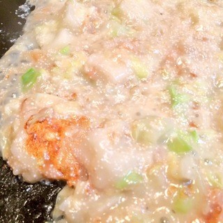 Don't miss the Mentaimochi Cheese Monja-yaki made with Suzuranen's soup stock! !