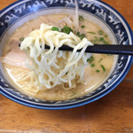 Chirimen Ya - とんこつラーメン