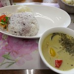 Pandora no Hako - グリーンカレーセット800円