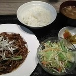 新荘園 - 細切り豚肉の中華味噌炒め