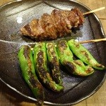 Sasayasa - シシトウ200円(税別)、豚ハラミのスジ焼き300円(税別)