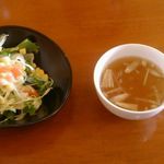 Lunch & Bar Hanana - lunch。サラダとスープ