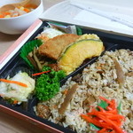 Jinbei Tokiwa Ten - 鳥五目炊き込み弁当　500円