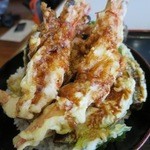 Umetako Hon Ten - 天丼（1300円）哀愁あるエビ天の背中