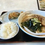 札幌ラーメンどさん子 - 味噌チャーシュー麺 餃子セット ¥1,100-