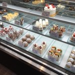 patisserie chouette - 小さなショーケース