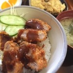 Roku - 本日のランチ。ソースヒレカツ丼500円♡