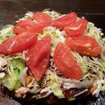 Okonomiyaki Temari - 期間限定完熟トマトのお好み焼です、レベルの高いトマトを使った爽やかで旨いです。