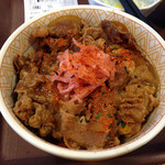 Sukiya Nanura Wa Eki Higashiguchi Ten - 牛丼完成形