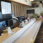 Iwasa - 店内はカウンターのみです