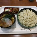 Agurin Kan - 肉汁うどん(大盛り)(税込600円)
                        