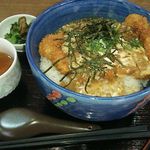 h Oshokuji Dokoro Hatcho - かつ丼730円（税込）。とろりとした出汁に玉ねぎの甘さも。玉子は半熟の最高の状態。カツは肉厚で揚げたてサクサク。ご飯は地元産の旨いコシヒカリ。ちょっと味付け濃い。