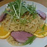 ＢＩＡＮＣＯ - 鴨のパストラミと水なのオイルパスタ、大盛（税込1，150円）