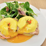 サラベス - Classic Eggs Benedict (クラシックエッグベネディクト) 1,450円