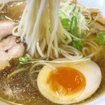 らーめん心繋 - 限定にぼしラーメンの麺