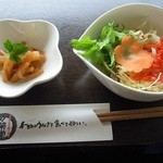 Manei Do - うなぎのせいろ蒸し膳の先付け（サラダ、小鉢）