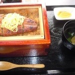 Manei Do - うなぎのせいろ蒸し膳