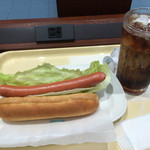 DOUTOR  Kintetsu Tsurubashi Eki Ten - レタスドッグとアイスコーヒーをいただきました(^o^)