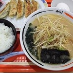 Ganso Nanbu Komugi Ramen Ajikyu Hanamaki Ginga Mo-Ru Ten - 【料理】南蛮ラーメンと定食セット（税込1,140円）※合計価格