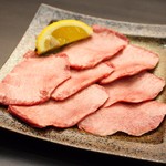 焼肉萬 - 上タン塩　1000円