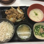 Yoshinoya Ichigosen Mitsuzawa Nakamachi Ten - 麦とろ牛皿御膳