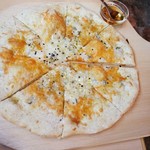 Dining Bar Gopps - PIZZA LUNCH SET（クアトロ）850円