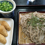 味処馬見 - 料理写真:ざるそば＝６２０円
いなり＝１８０円