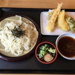 ウエストうどん - 大海老天ざるうどん（細麺）780円