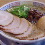 Hakata Daruma Sohon Ten - チャーシュー麺、半熟玉子