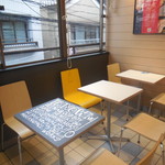 McDonald's Higashimukojima Ten - 店内