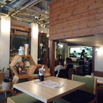 anea cafe Sangu Bashi Ten - 店内はゆったりした空間になっています☆