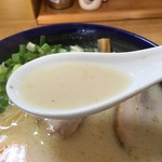 Ramen Yamato - トンコツのスープ