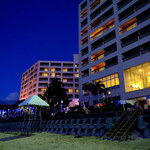 Rizzan Sea Park Hotel Tancha Bay - 夜のホテル