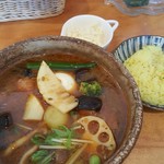 カレー気分 - チキンやさいランチ 1020円 + チーズ 70円